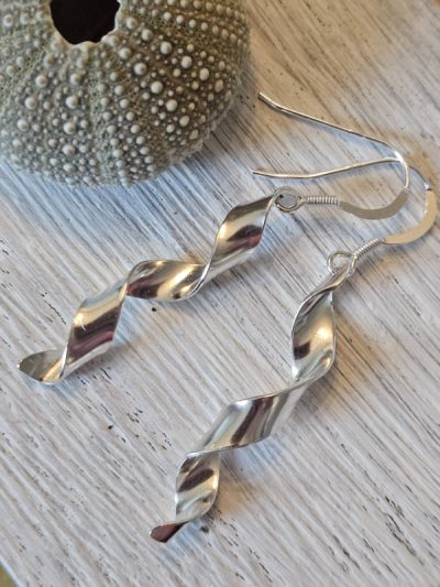 Kelp Ribbon in Silver Kelp Ribbon in Silver
